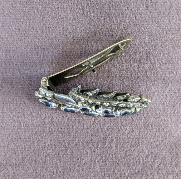⚡SOLD⚡Circa 1930s Vintage Eisenberg Original Jeweled Silver Tone Fur Clip - Picture 5 of 9